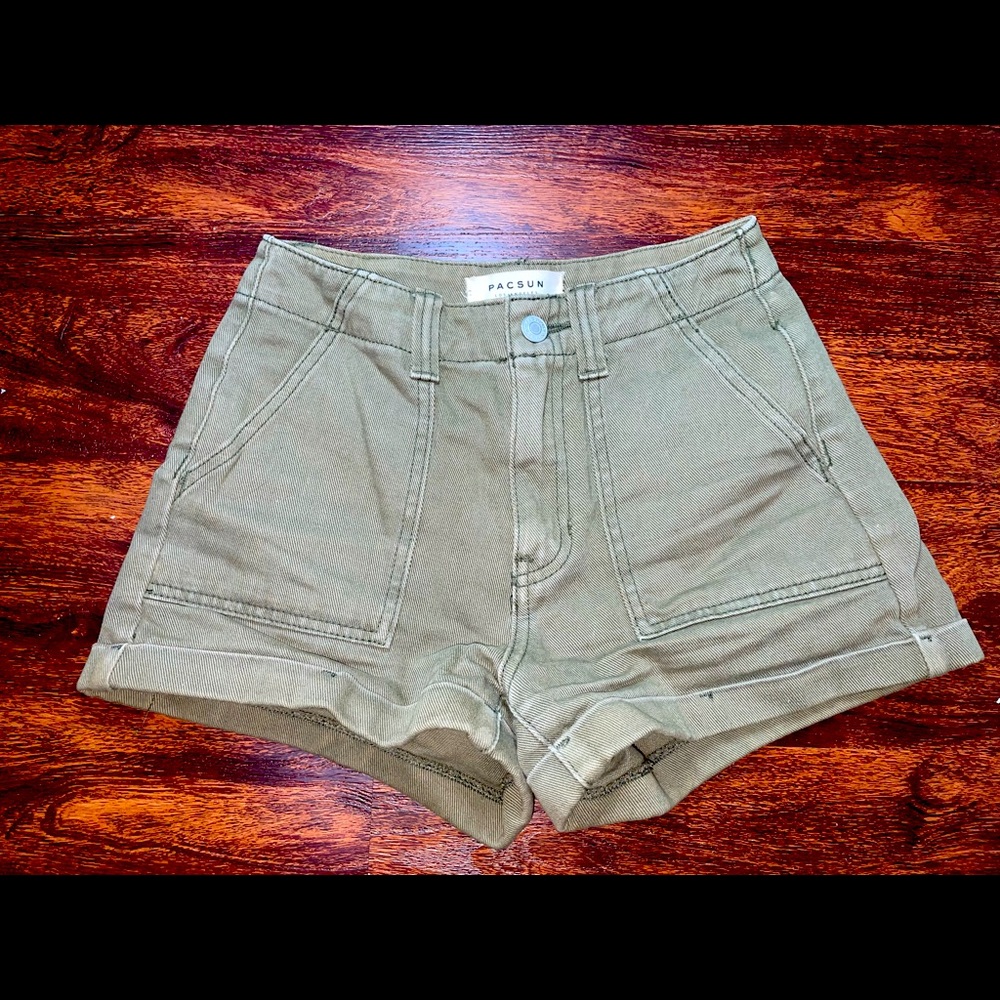 I love this shorts, but they don’t fit me anymore.